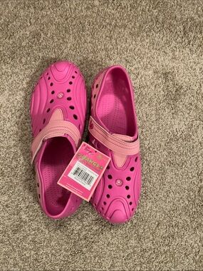 Dawgs Girls Pink Slip-On Water Shoes with Light Pink Strap